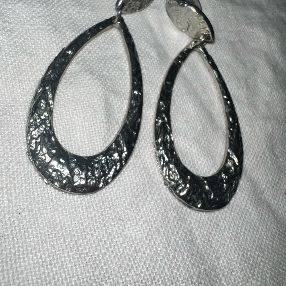 Silver tone Teardrop Earrings coastal festival 2 1/2”